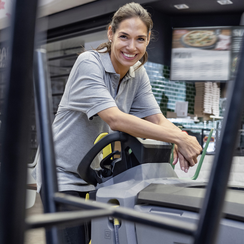 B 50 W push scrubber dryer with zero-maintenance gel/AGM batteries or an 80 Ah lithium-ion battery B 50 W push scrubber dryer from Kärcher